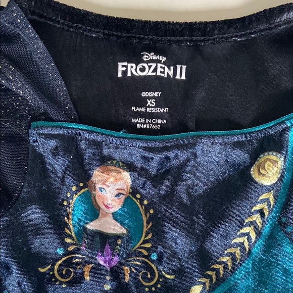 Disney Frozen II Elsa Costume Nightgown - Picture 2 of 5